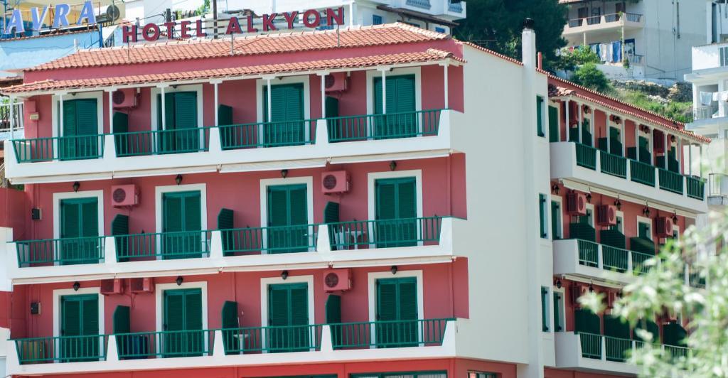 Alkyon Hotel Patitírion Exteriör bild